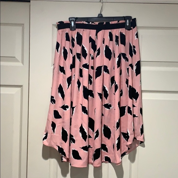 LOFT Dresses & Skirts - Flowy spring skirt, size M